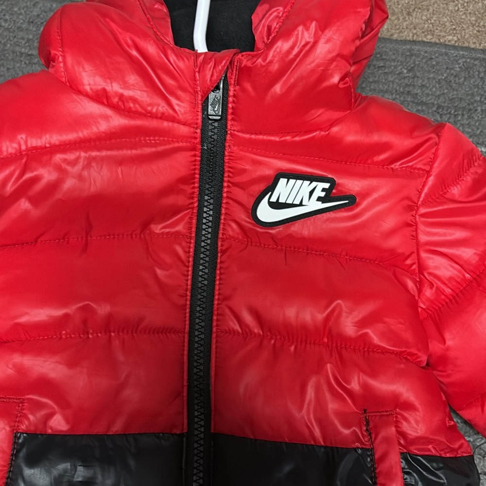 Nike jacket - Picture 2 of 5